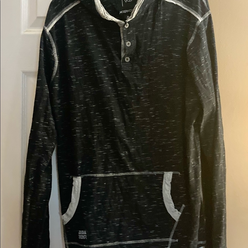 Light long sleeve hooded shirt size XL